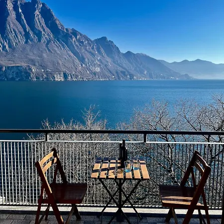 Sul Con Terrazza Panoramica Lägenhet Riva di Solto